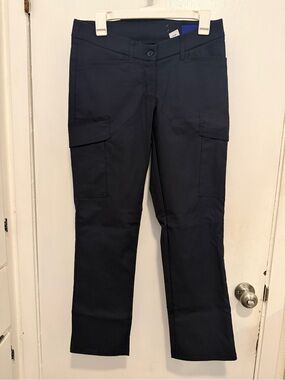 Cintas comfort flex pro navy cargo pants size 2S
Inseam 29”
